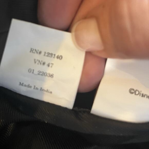 Bradford Exchange: Disney, Mickey & Minnie Love Story" Quilted Tote w/ Charm - Picture 12 of 14